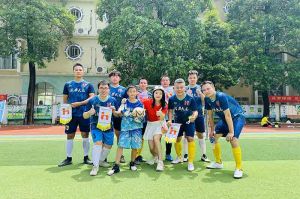“足”够精彩！云开体育·(KAIYUN SPORTS)官方网站-云开(中国)集团“足”梦大龙街首届五人制男子公益足球赛